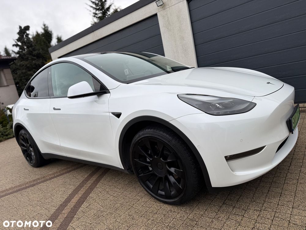 Tesla Model Y Long Range AWD - 10