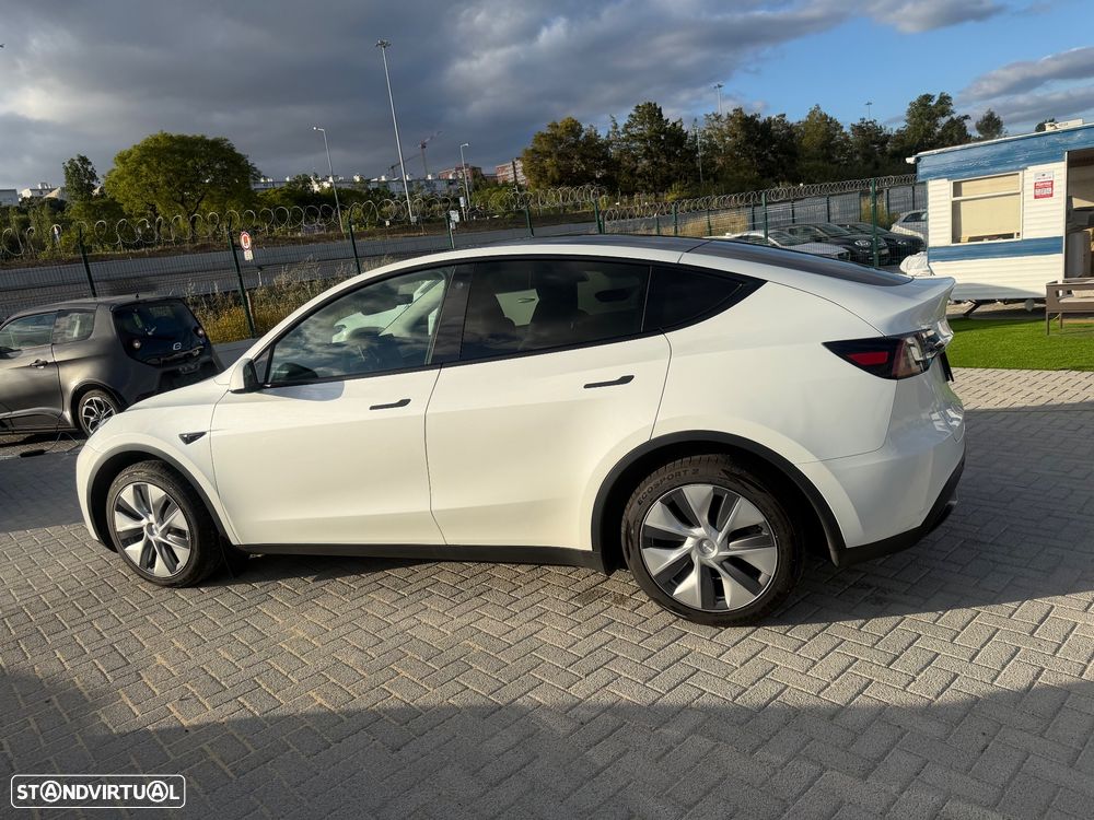 Tesla Model Y Long Range Dual Motor AWD - 6