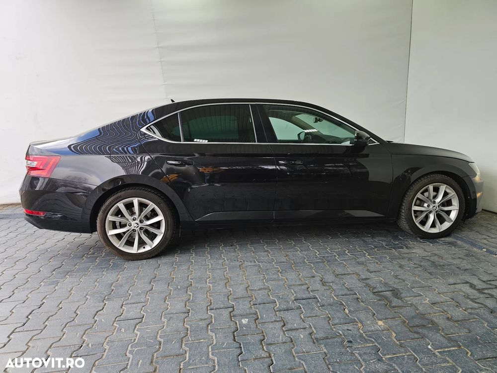 Skoda Superb 2.0 TDI 4X4 DSG Style - 29