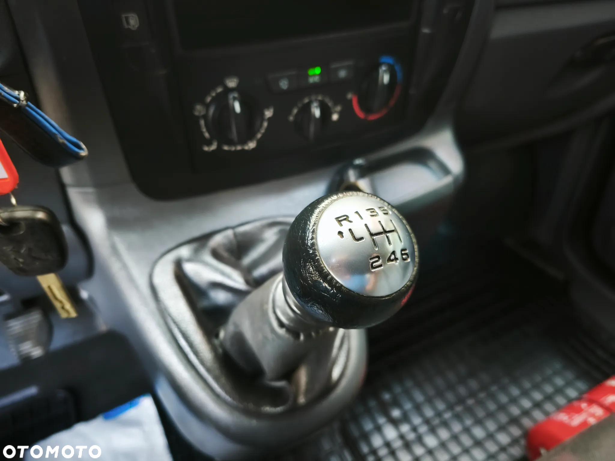 Peugeot Expert Scudo Jumpy - 12