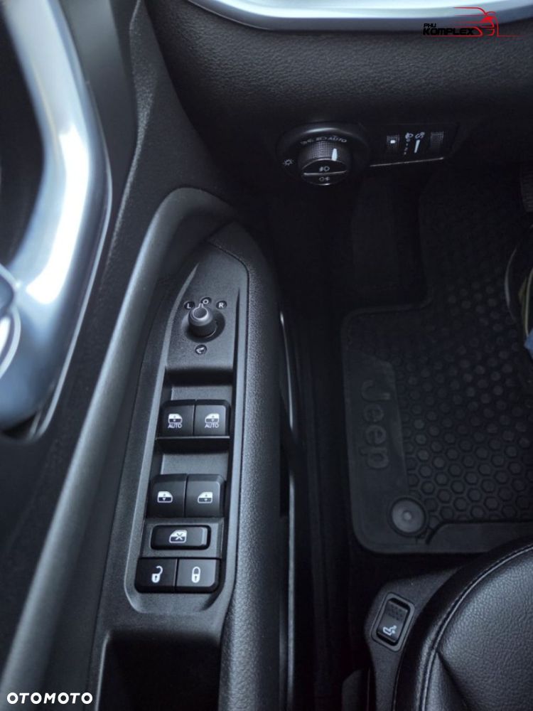 Jeep Compass - 38