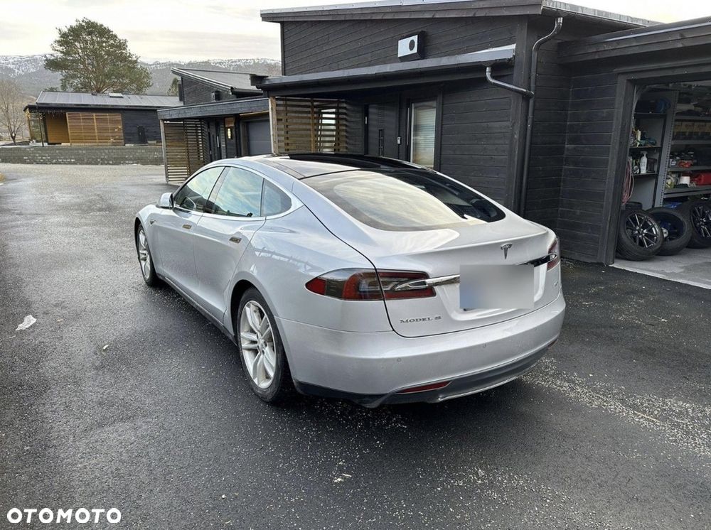 Tesla Model S 85 - 4