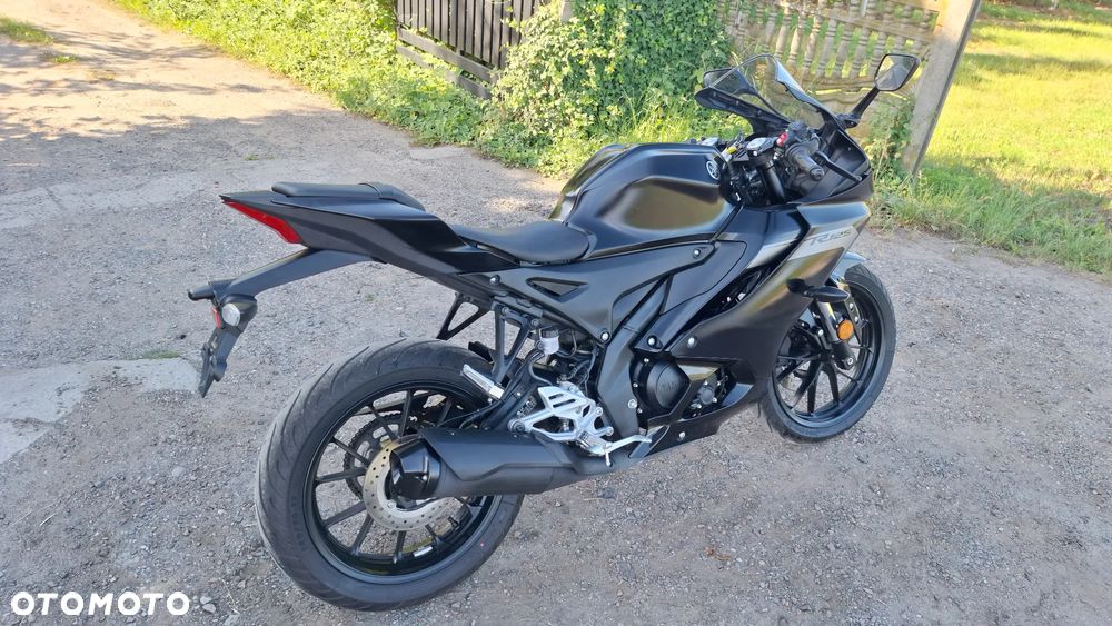 Yamaha YZF - 18