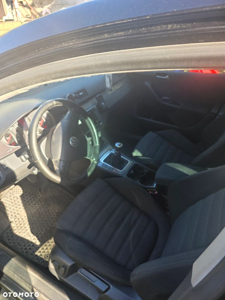 Volkswagen Passat 1.9 TDI DPF BlueMotion - 4