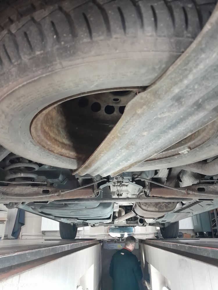 Volkswagen Multivan - 16