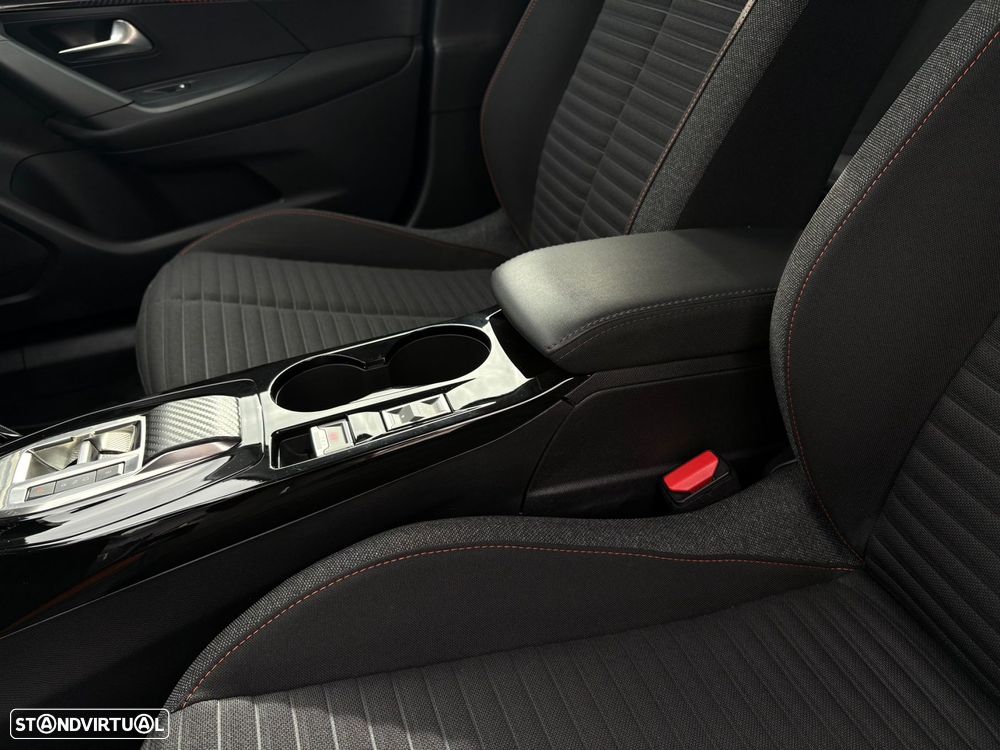Peugeot e-2008 50 kWh Active Pack - 18