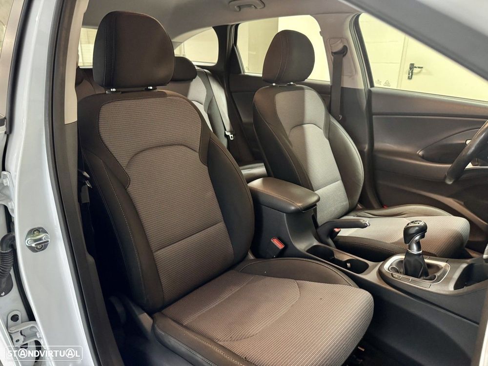 Hyundai i30 SW - 29