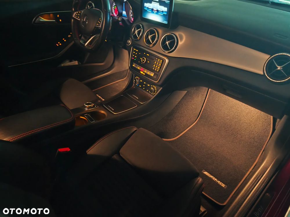 Mercedes-Benz CLA 180 7G-DCT AMG Line - 15