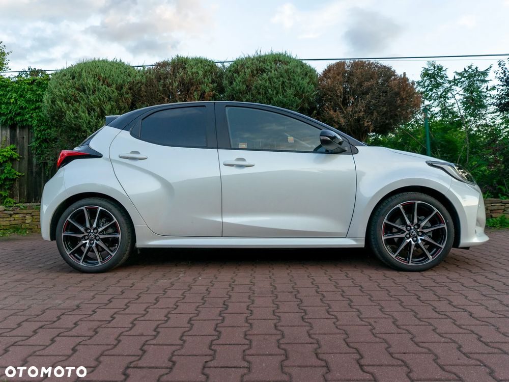 Toyota Yaris Hybrid 1.5 GR Sport - 4