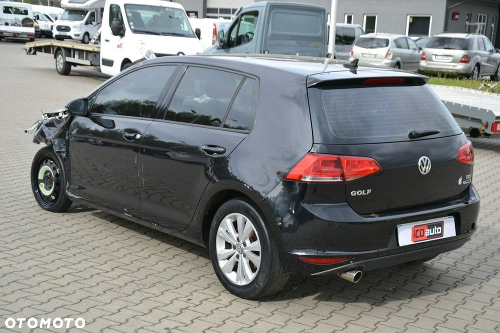Volkswagen Golf - 5