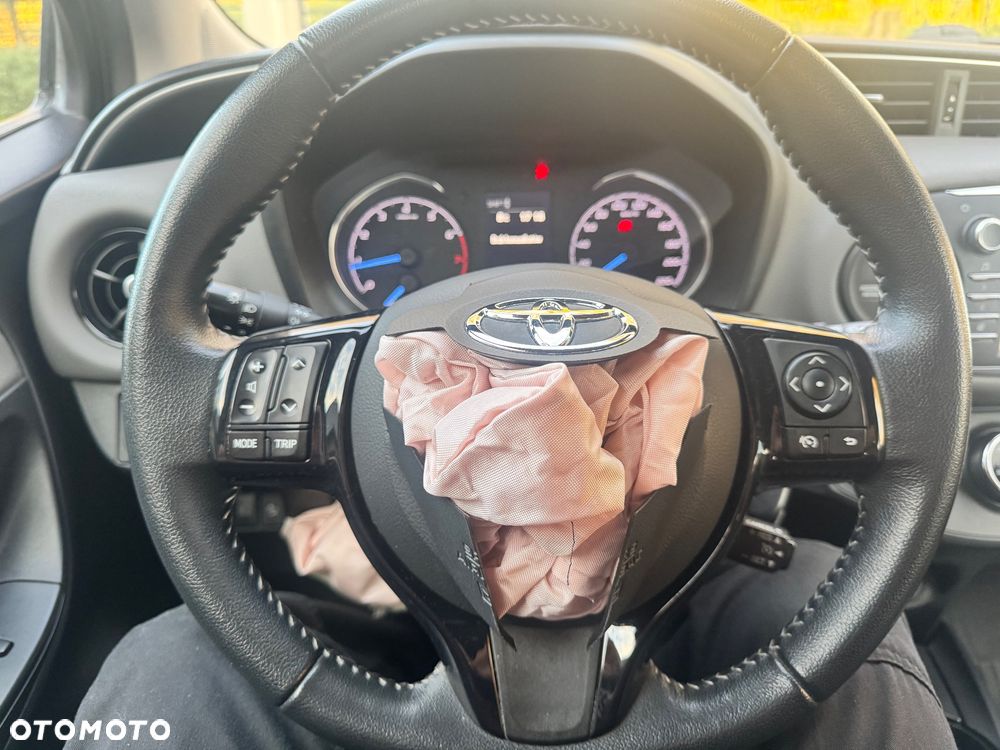 Toyota Yaris - 22
