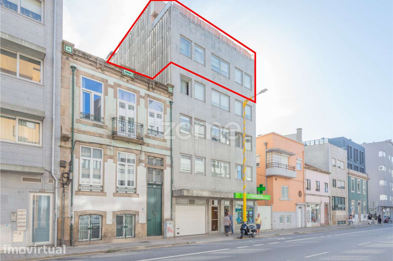 Apartamento T5 Duplex com Terraço e Garagem ao Marquês, Porto - Grande imagem: 3/54