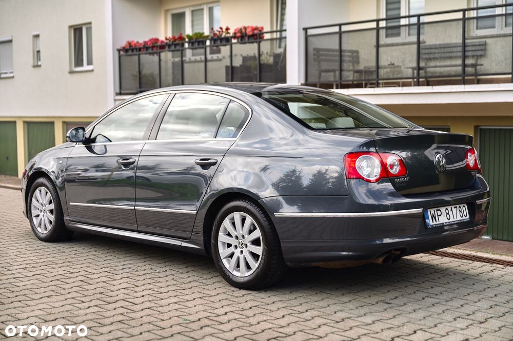 Volkswagen Passat - 16