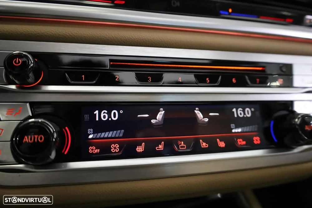BMW 740 d xDrive Auto - 34