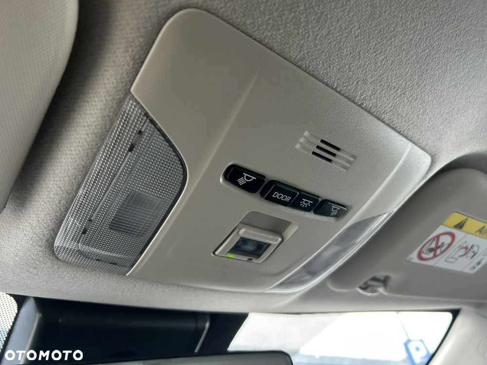Toyota Corolla 1.8 Hybrid Comfort - 28