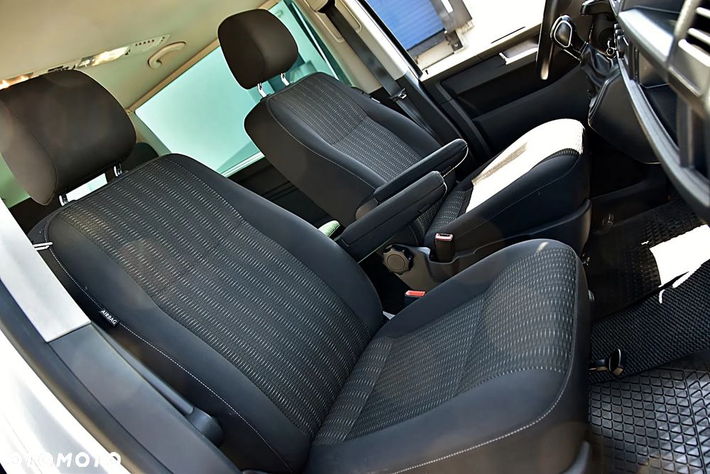 Volkswagen Caravelle 2.0 TDI L2 Comfortline DSG - 19