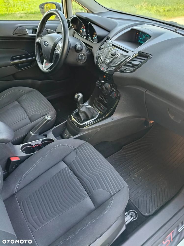 Ford Fiesta 1.0 EcoBoost S&S TITANIUM - 8