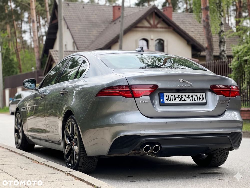 Jaguar XE D180 R-Dynamic S - 3