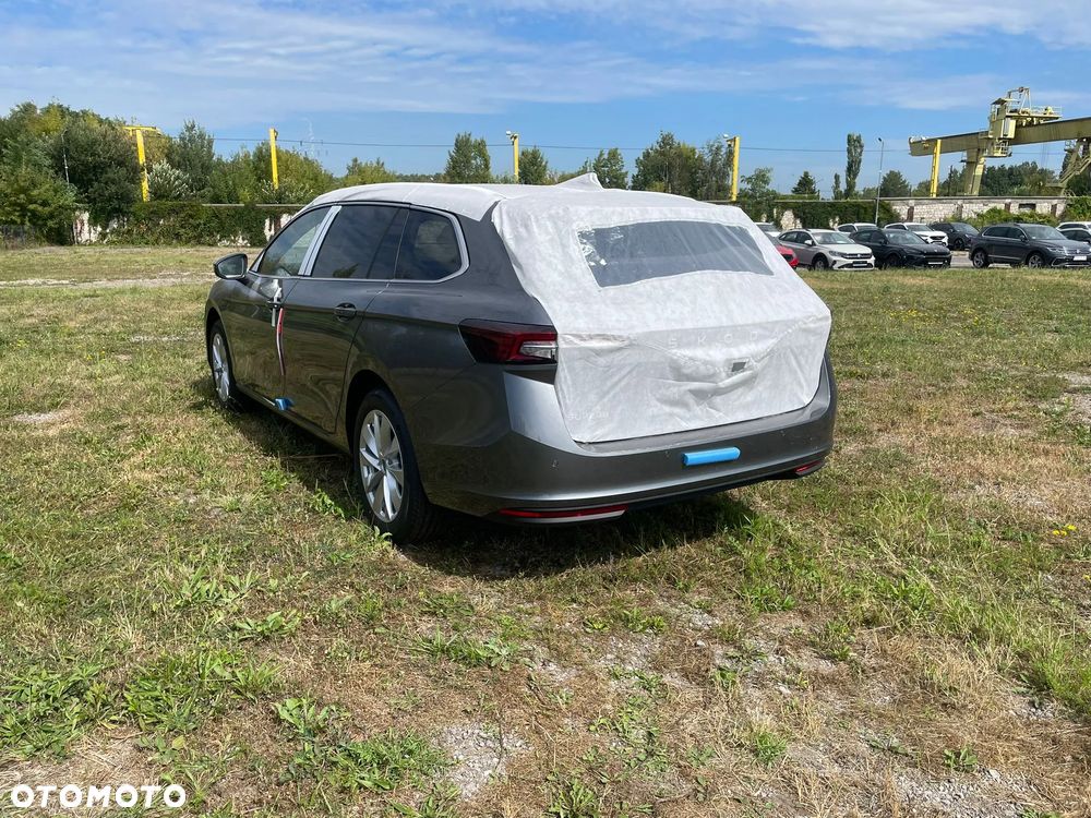 Skoda Superb 2.0 TDI SCR Selection DSG - 3