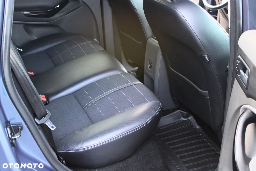 Ford Kuga 2.0 TDCi 2x4 Titanium - 22