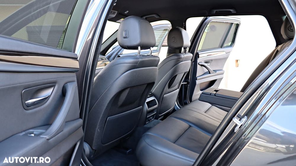 BMW Seria 5 525d Aut. Luxury Line - 7