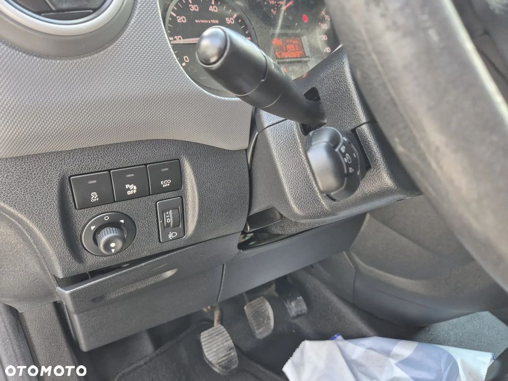Peugeot PARTNER - 29
