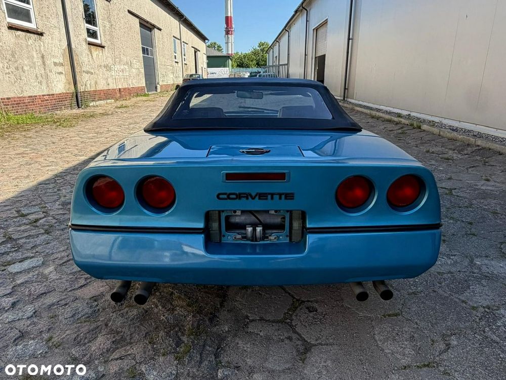 Chevrolet Corvette - 23