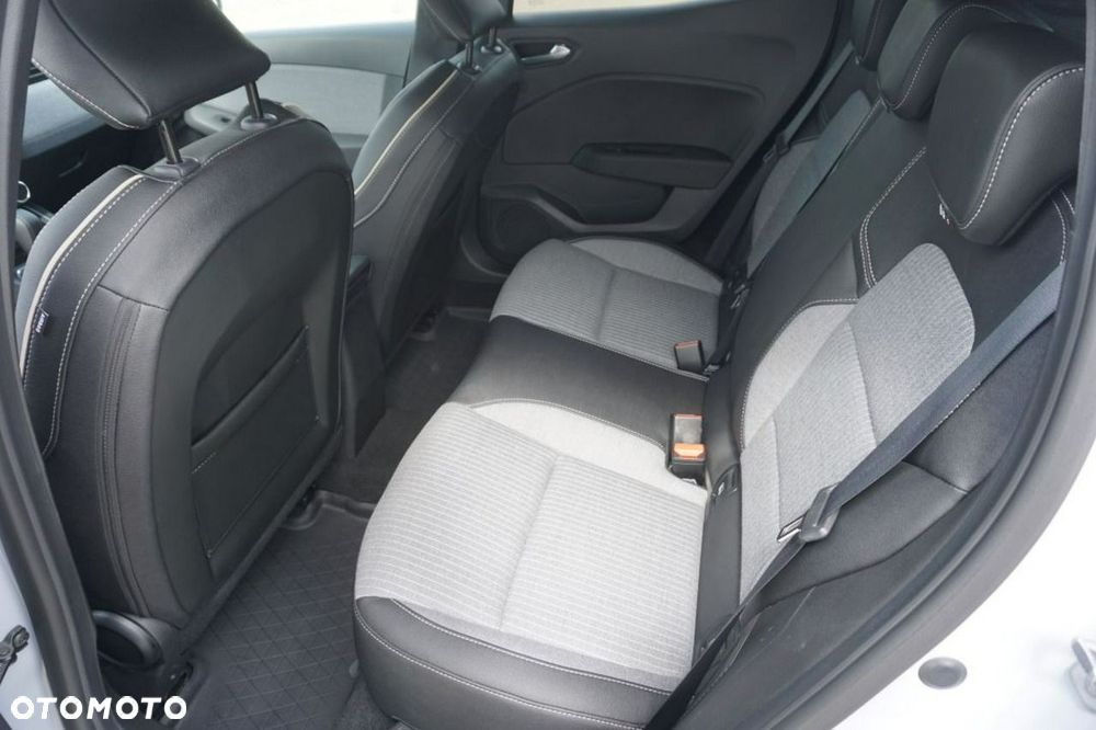 Renault Clio 1.6 E-TECH Techno - 10