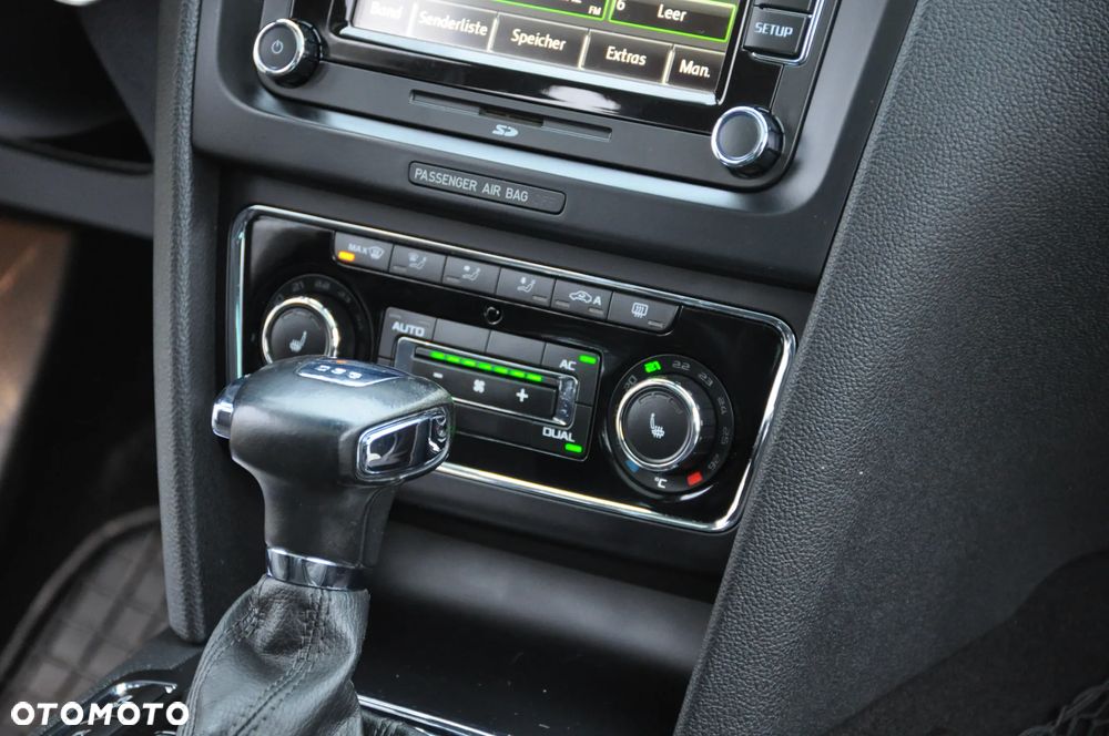 Skoda Superb 2.0 TDI DSG Exclusive - 35