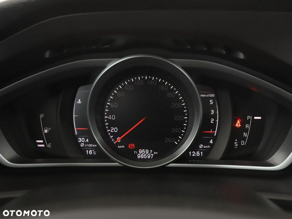 Volvo V40 - 23