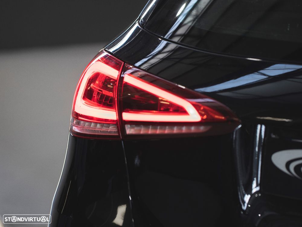 Mercedes-Benz A 250 e 8G-DCT AMG Line - 11
