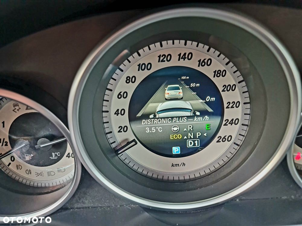 Mercedes-Benz Klasa E 350 CDI DPF BlueEFFICIENCY 7G-TRONIC Avantgarde - 30