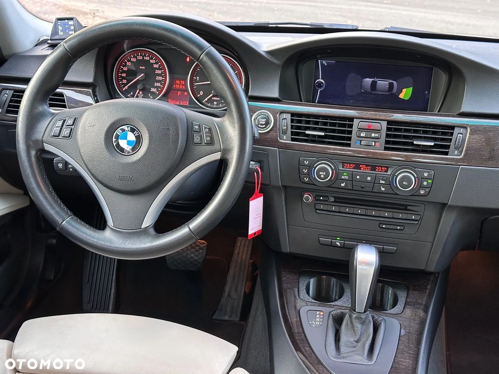 BMW Seria 3 330d xDrive DPF Edition Exclusive - 26
