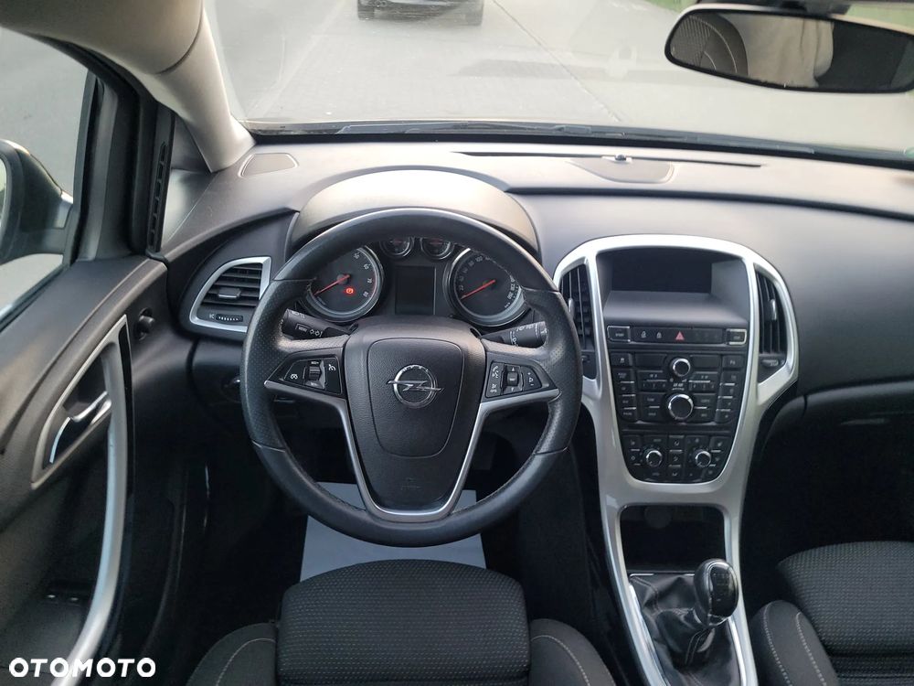 Opel Astra 1.6 Turbo Edition - 18