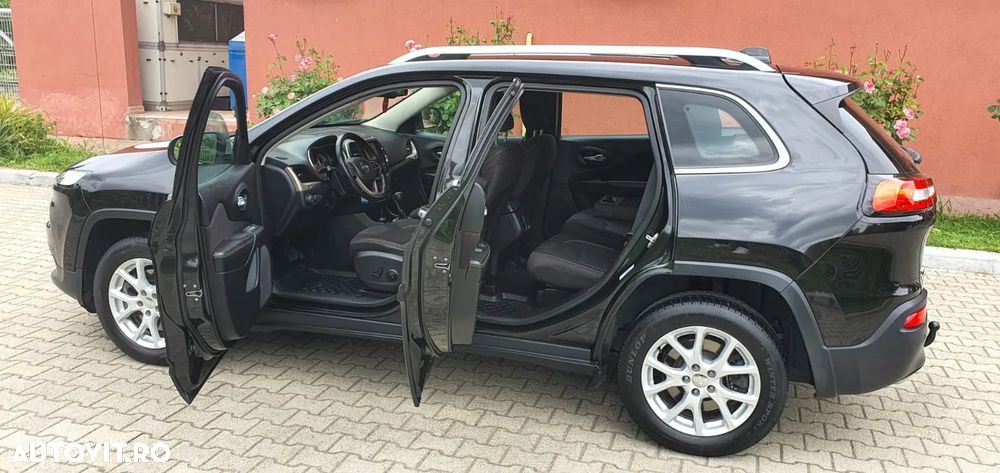Jeep Cherokee - 8