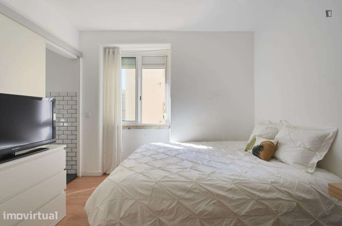 Quarto - localizado em Roma-Areeiro Lisbon - Grande imagem: 3/28