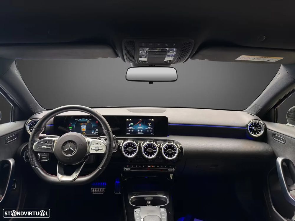 Mercedes-Benz A 250 Limousine e AMG Line - 12