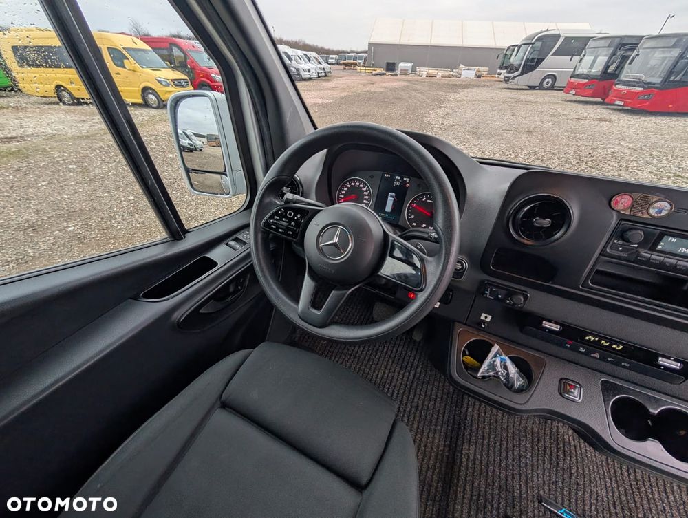 Mercedes-Benz Sprinter 519 - 16