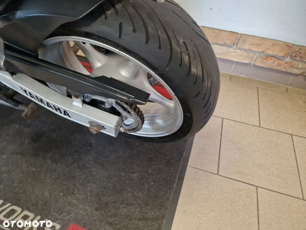 Yamaha FZ6 - 16