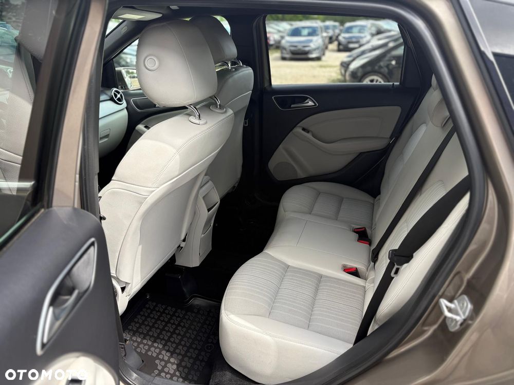 Mercedes-Benz Klasa B 180 CDI (BlueEFFICIENCY) - 11
