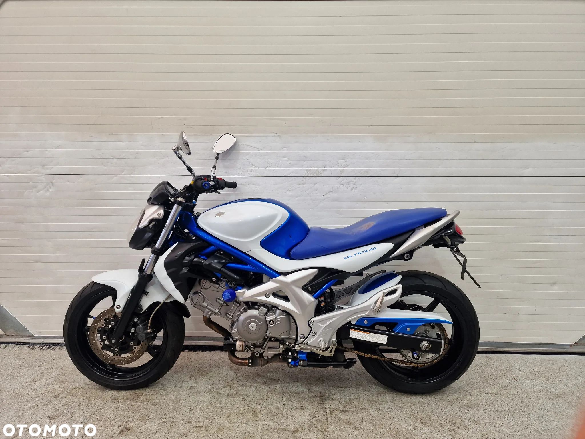 Suzuki Gladius - 1