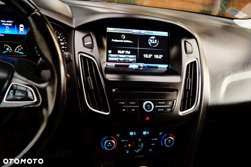 Ford Focus - 25