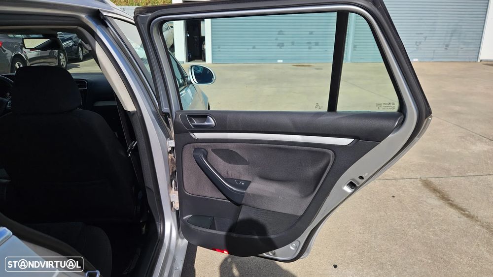 VW Golf Variant 1.6 TDi Highline - 23