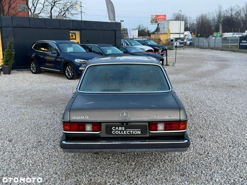 Mercedes-Benz W123 - 5