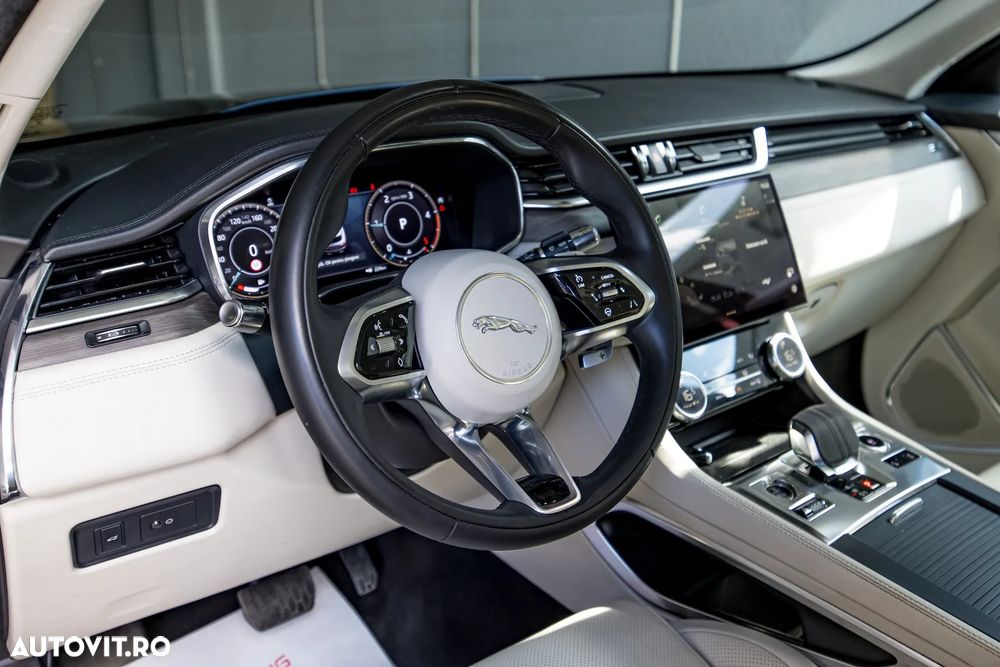 Jaguar F-Pace D200 AWD SE - 18