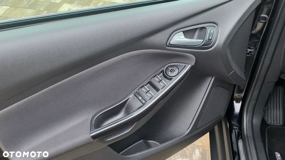 Ford Focus 1.5 EcoBoost STart-Stopp-System TITANIUM - 16