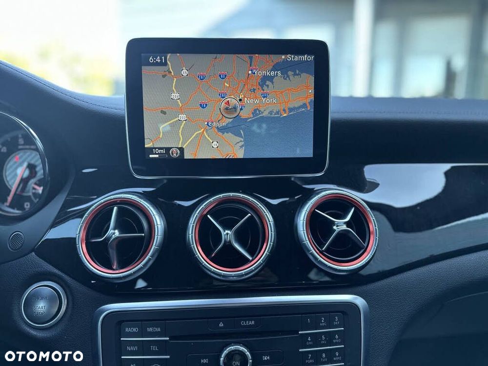 Mercedes-Benz CLA 45 AMG 4Matic 7G-DCT - 24