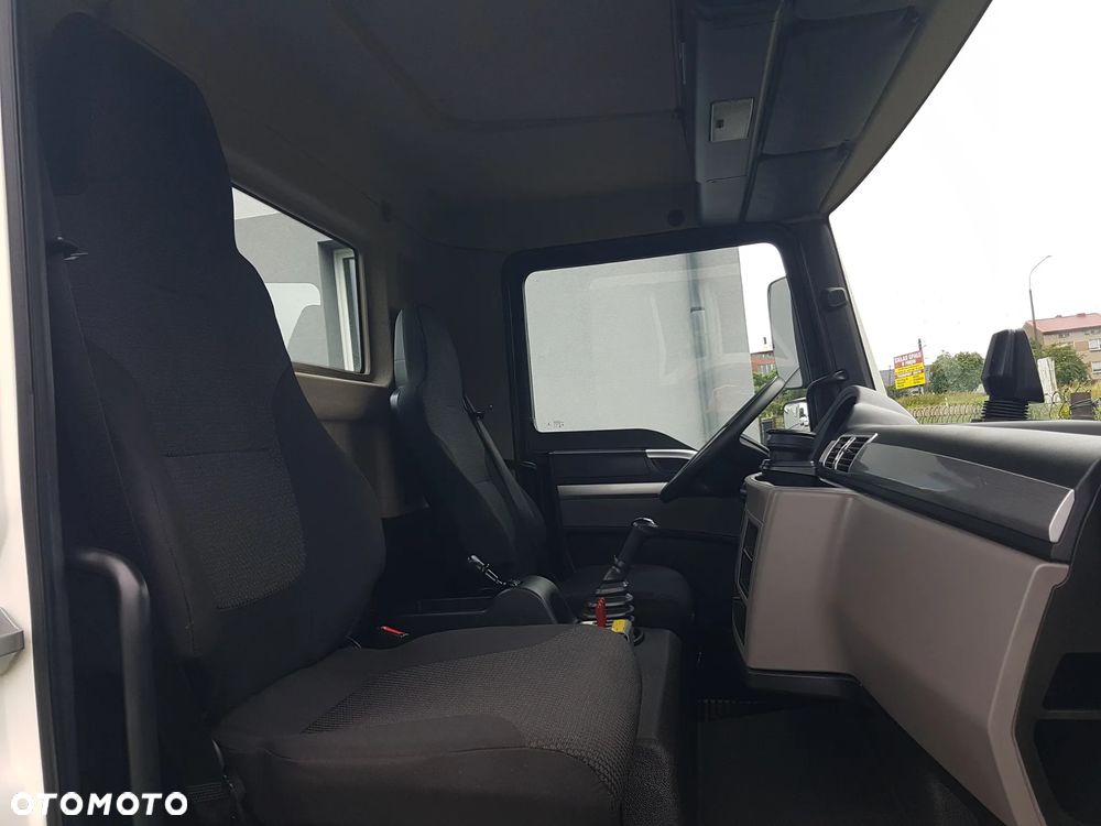 MAN TGL 12.220 HAKOWIEC SKIBICKI 4x2 KLIMA HAKOWIEC DO KONTENERÓW MANUAL 12T POD KONTENERY - 10