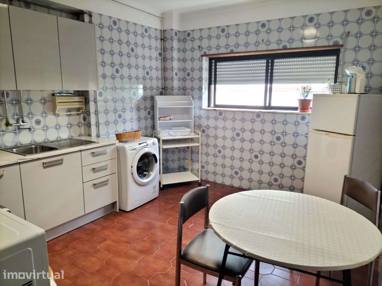 Andar T2 na Solum junto à Escola Eugénio de Castro - Grande imagem: 2/13