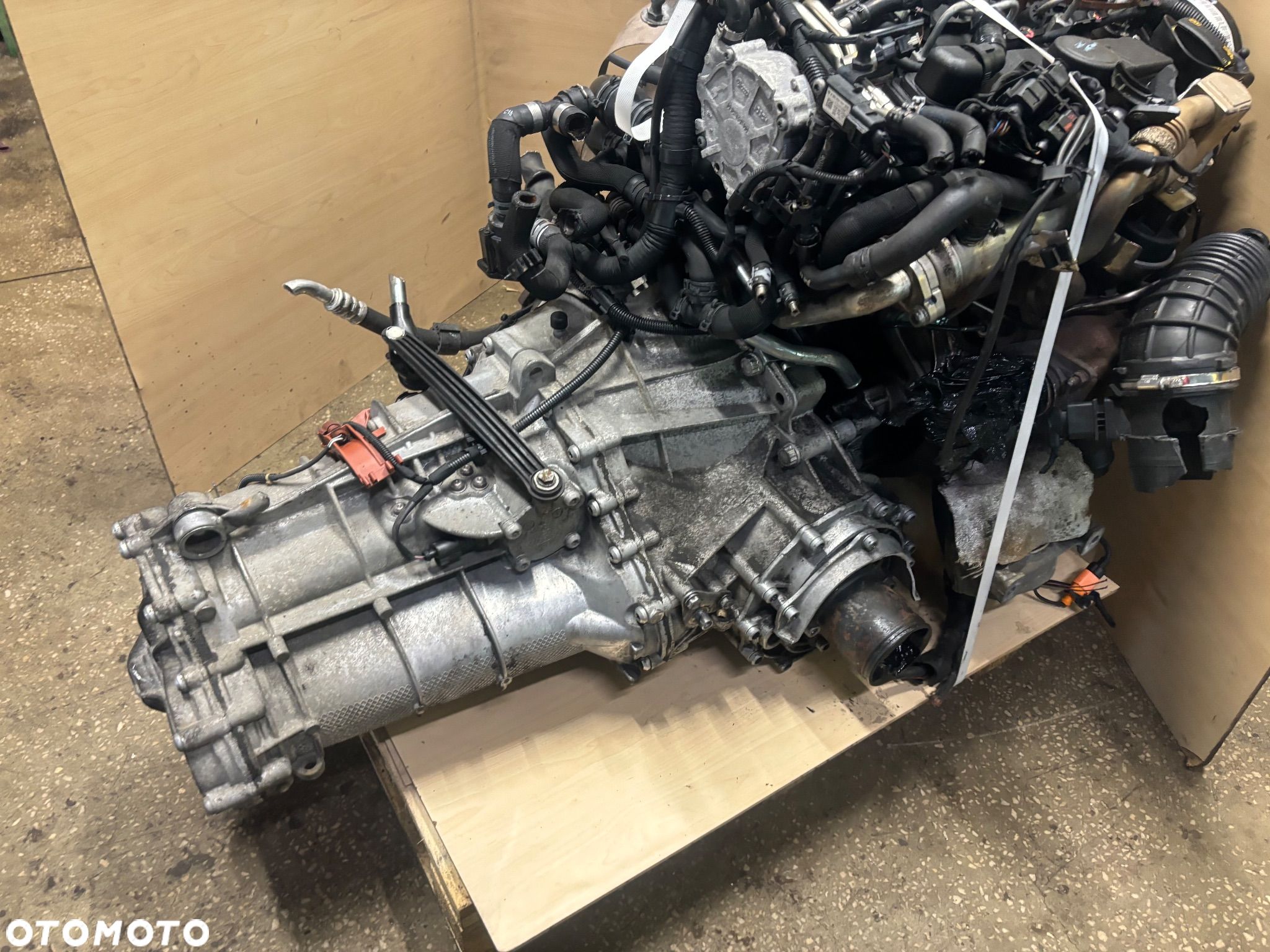 SKRZYNIA BIEGÓW MANUAL LLQ 2.0 TDI AUDI A4 B8 A5 - 1